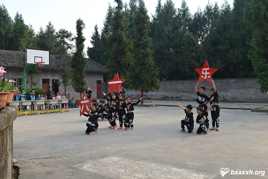 “迎端午,庆六一”-圣谕村小学爱心助学活动