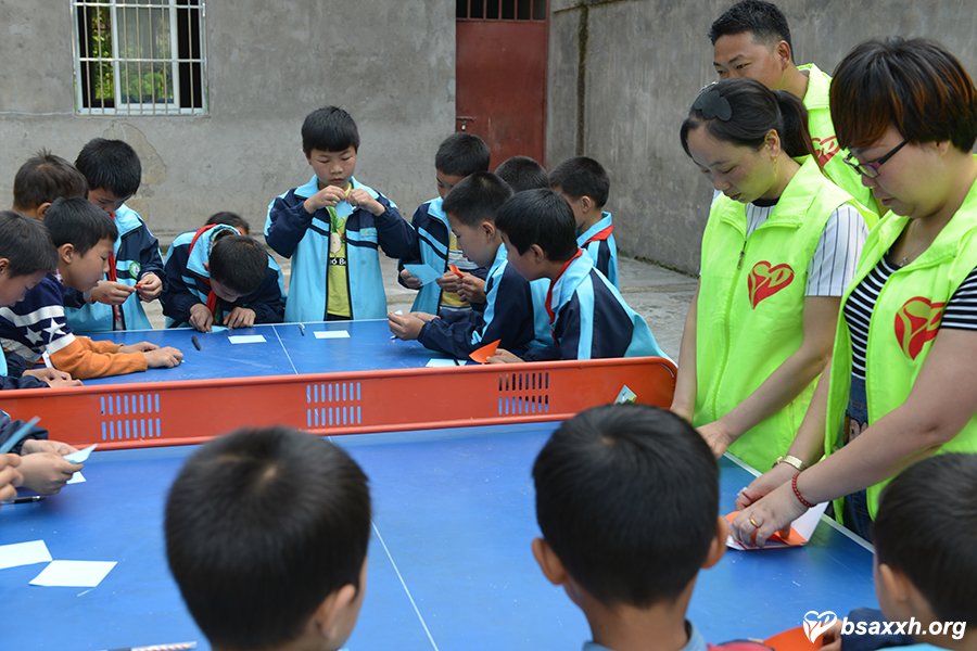 “迎端午,庆六一”-圣谕村小学爱心助学活动
